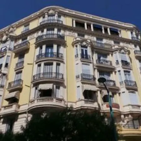 Astoria דירה