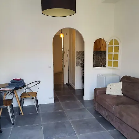 Astoria Μεντόν